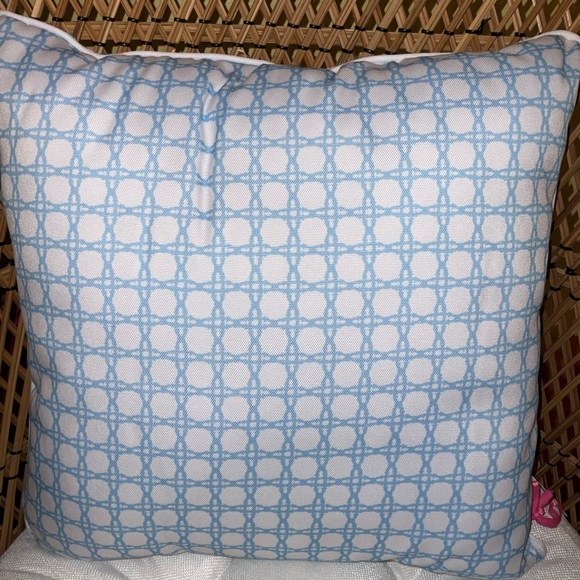 Lilly Pulitzer NWT Throw Pillow Soleil It On Me Indoor/Outdoor - Picture 8 of 12